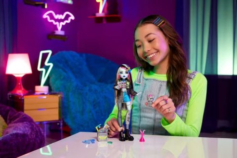 *Monster High Frankie St ein